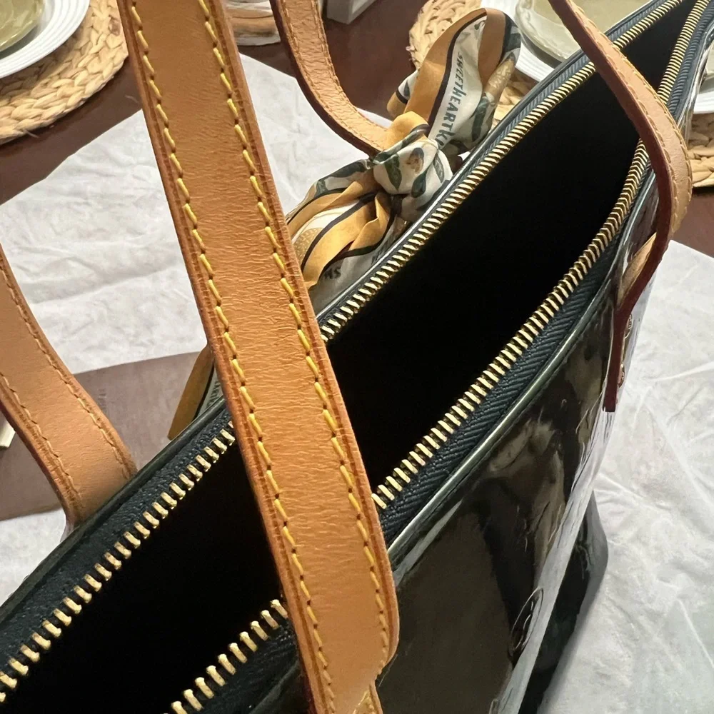 Louis Vuitton Bellview GM - Picture 9 of 12